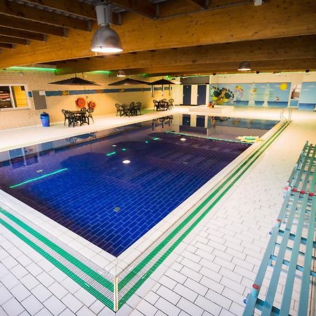 Отель Vakantiepark 'T Broeckhuys Ewijk Экстерьер фото