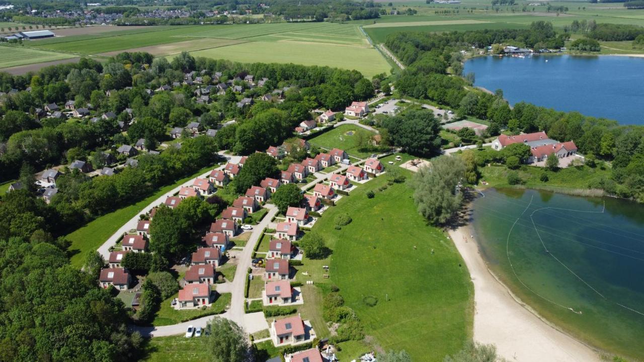 Отель Vakantiepark 'T Broeckhuys Ewijk Экстерьер фото