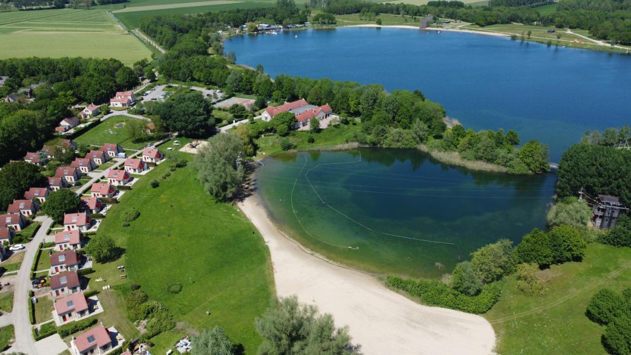 Отель Vakantiepark 'T Broeckhuys Ewijk Экстерьер фото